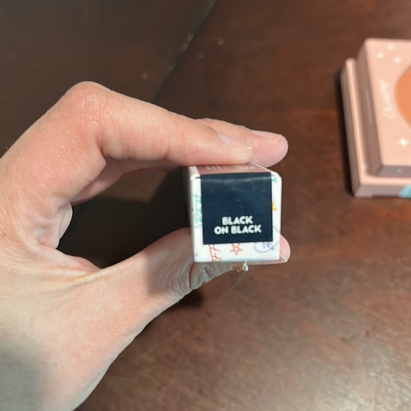 Colourpop bundle - Picture 7 of 8